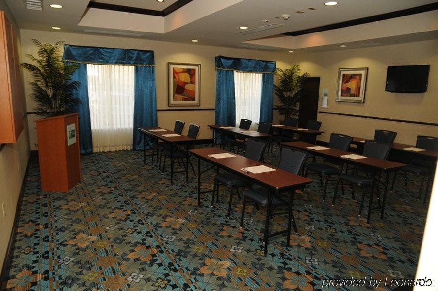 Holiday Inn Express And Suites Stroudsburg-Poconos By Ihg Ανέσεις φωτογραφία